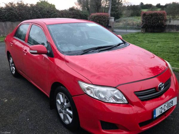 Toyota Corolla Saloon, Diesel, 2012, Red