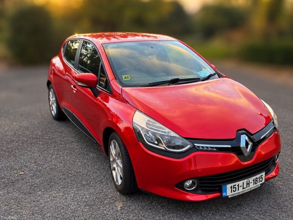 Renault Clio Hatchback, Petrol, 2015, Red