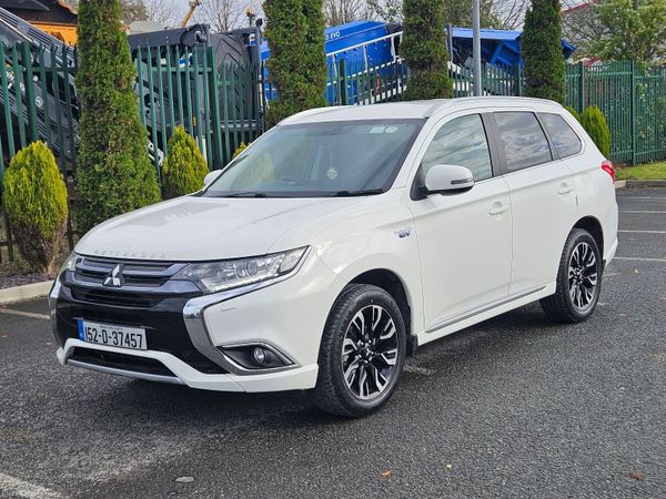 Mitsubishi Outlander SUV, Petrol Plug-in Hybrid, 2015, White