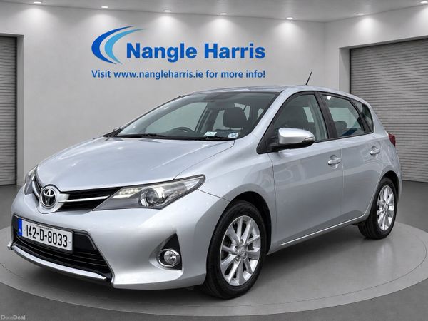 Toyota Auris Hatchback, Diesel, 2014, Silver