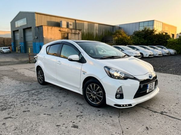 Toyota Aqua Hatchback, Petrol Hybrid, 2013, White