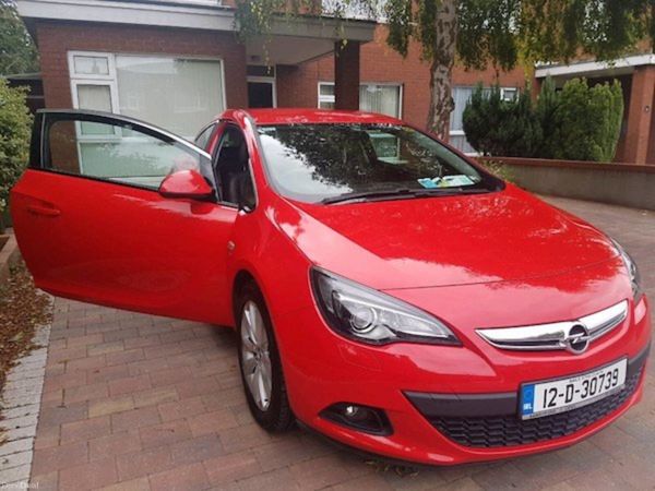 Opel Astra Hatchback, Diesel, 2012, Red