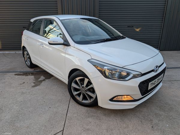 Hyundai i20 Hatchback, Petrol, 2015, White