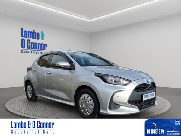 Toyota Yaris Hatchback, Petrol Hybrid, 2021, Silver