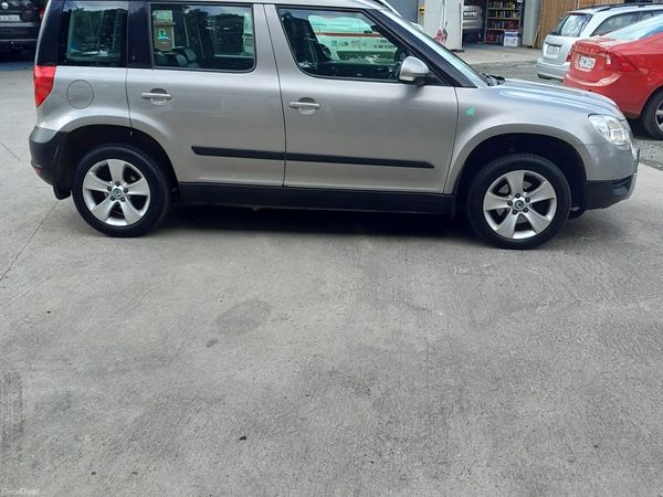 Skoda Yeti SUV, Diesel, 2012, Beige