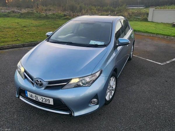 Toyota Auris Hatchback, Diesel, 2014, Blue