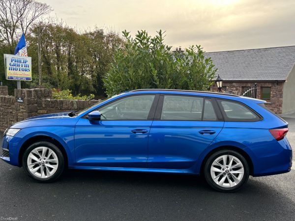 Skoda Octavia Estate, Diesel, 2024, Blue