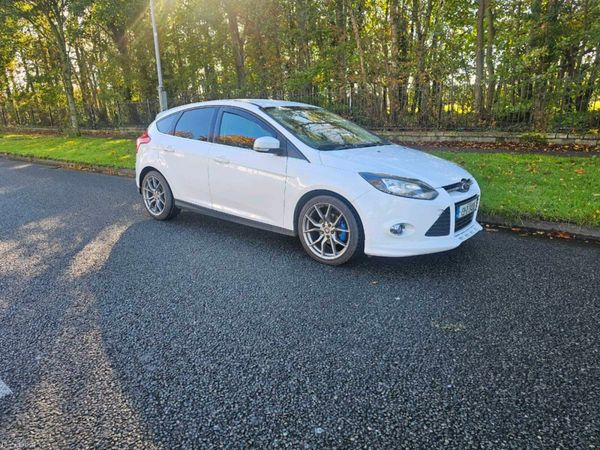 Ford Focus Hatchback, Petrol, 2013, White