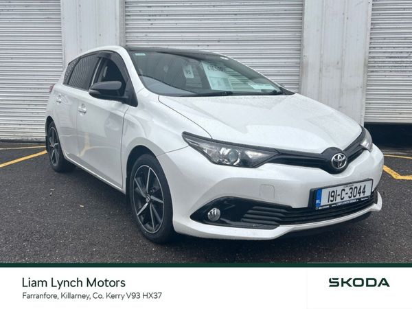 Toyota Auris Hatchback, Petrol, 2019, White