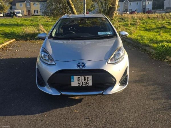 Toyota Aqua Hatchback, Petrol Hybrid, 2019, Silver