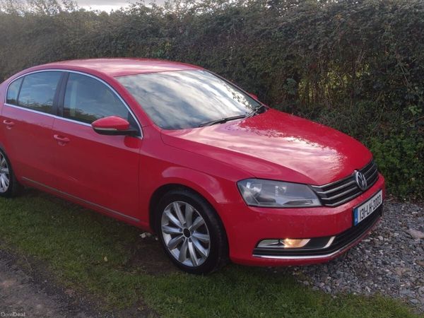 Volkswagen Passat Saloon, Diesel, 2013, Red