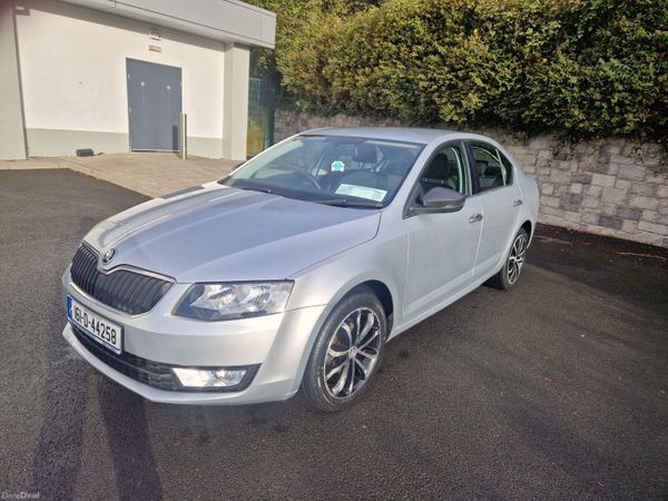 Skoda Octavia Saloon, Diesel, 2016, Silver