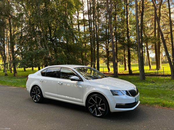Skoda Octavia Saloon, Diesel, 2018, White