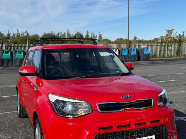 Kia Soul Hatchback, Diesel, 2014, Red