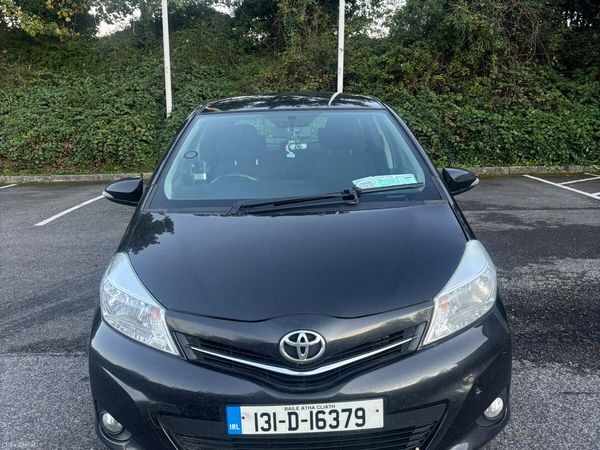 Toyota Yaris Hatchback, Petrol, 2013, Black