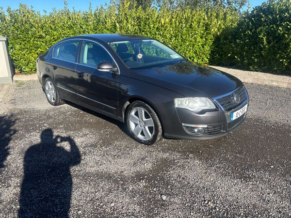 Volkswagen Passat Saloon, Diesel, 2010, Brown