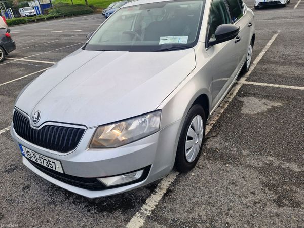 Skoda Octavia Hatchback, Petrol, 2015, Silver