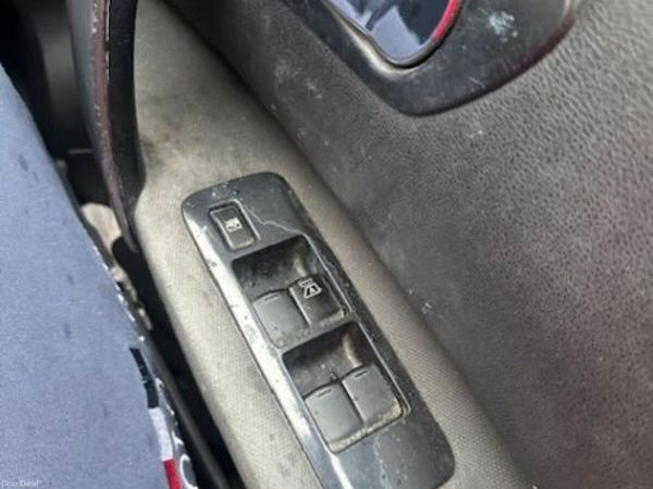 Nissan Qashqai+2 Hatchback, Diesel, 2010, Red