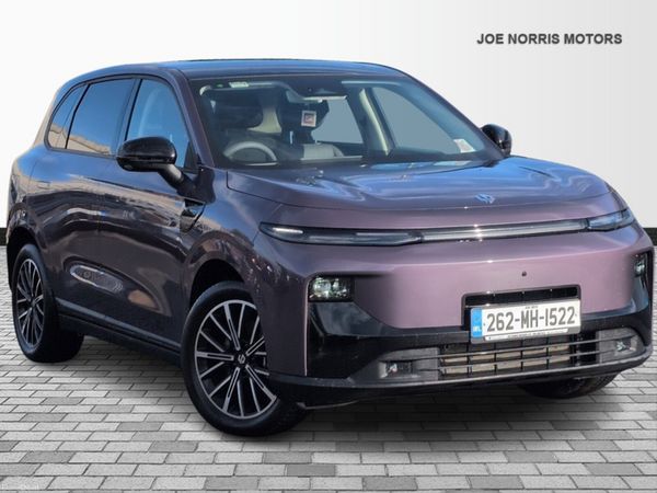 Leapmotor B10 Hatchback, Petrol, 2026, Purple