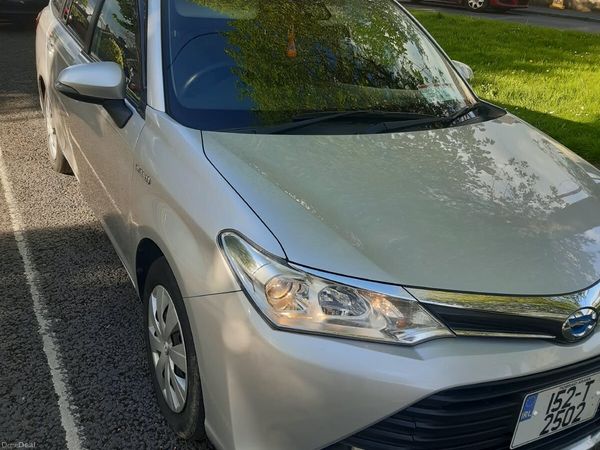 Toyota Corolla Estate, Petrol Hybrid, 2015, Silver