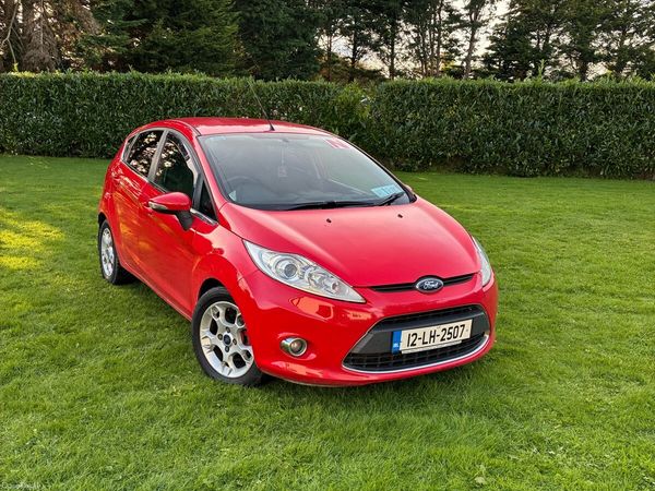 Ford Fiesta Hatchback, Diesel, 2012, Red