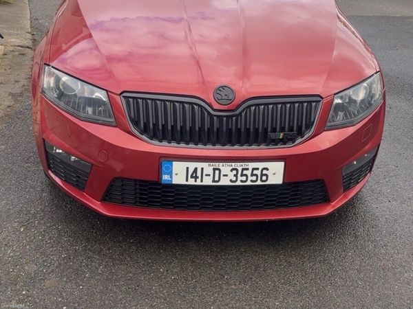 Skoda Octavia Saloon, Diesel, 2014, Red
