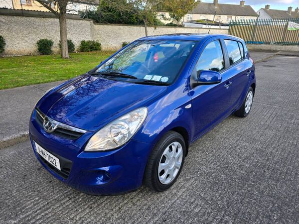 Hyundai i20 Hatchback, Petrol, 2011, Blue