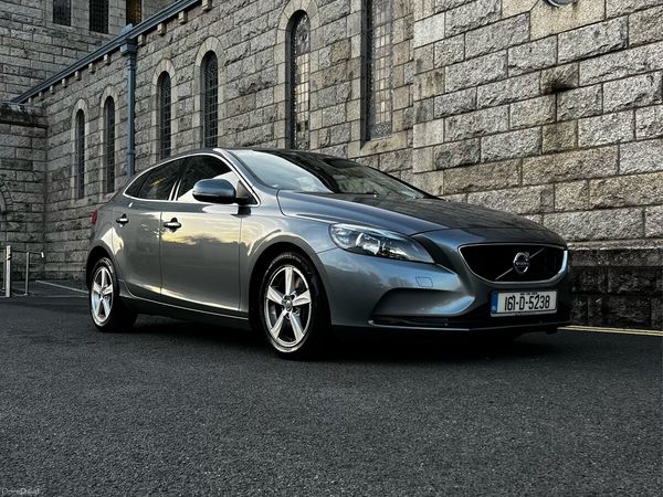 Volvo V40 Hatchback, Diesel, 2016, Grey