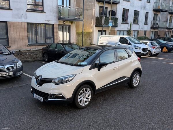 Renault Captur Hatchback, Petrol, 2015, Beige