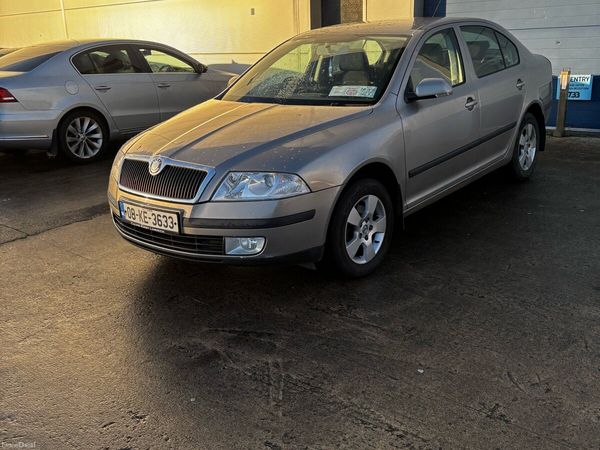 Skoda Octavia Hatchback, Petrol, 2008, Beige