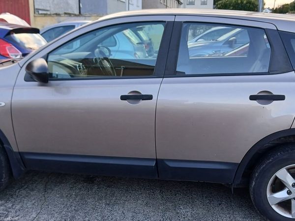 Nissan Qashqai MPV, Diesel, 2013, Brown