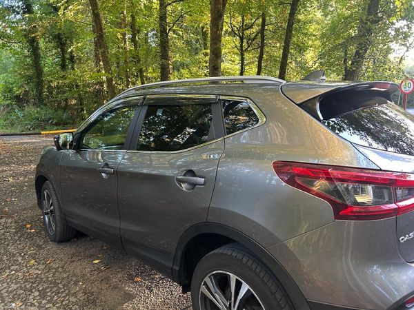 Nissan Qashqai Hatchback, Diesel, 2019, Grey
