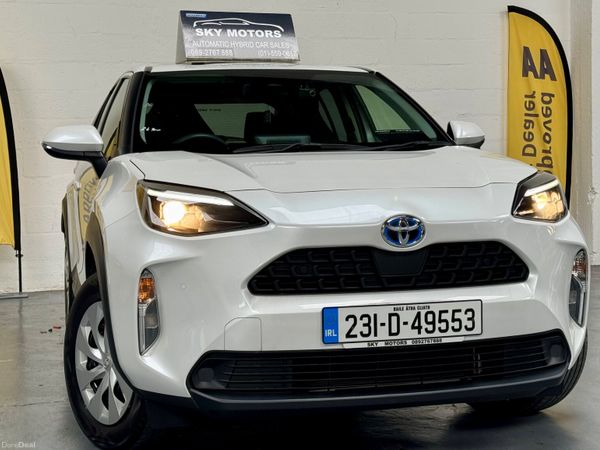 Toyota Yaris Cross Estate, Petrol Hybrid, 2023, White