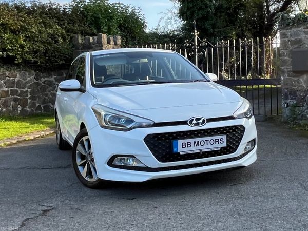 Hyundai i20 Hatchback, Petrol, 2016, White