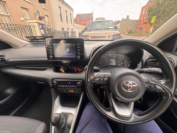 Toyota Yaris Hatchback, Petrol Hybrid, 2021, Blue