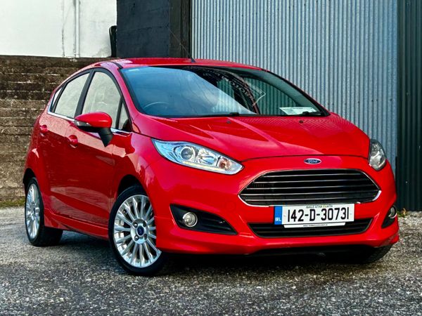 Ford Fiesta Hatchback, Petrol, 2014, Red