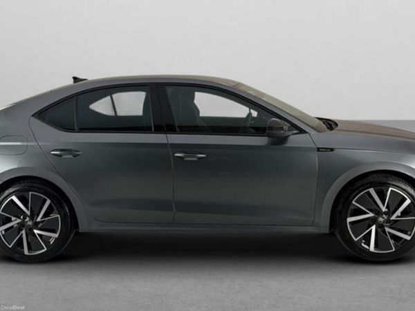 Skoda Octavia Saloon, Diesel, 2024, Grey