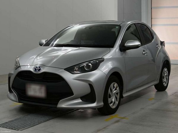 Toyota Yaris Hatchback, Petrol Hybrid, 2023, Silver