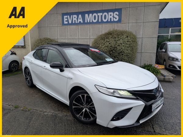 Toyota Camry Saloon, Petrol Hybrid, 2020, White