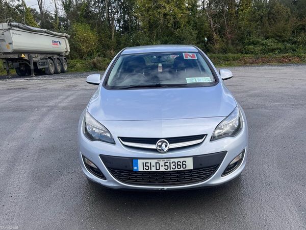 Vauxhall Astra Hatchback, Petrol, 2015, Silver