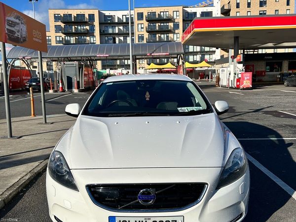 Volvo V40 Hatchback, Petrol, 2013, White