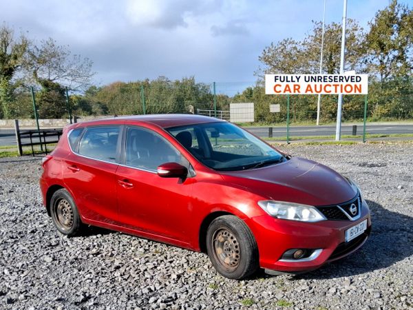 Nissan Pulsar Hatchback, Diesel, 2015, Red