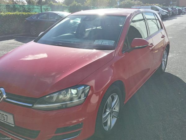 Volkswagen Golf Hatchback, Petrol, 2015, Red