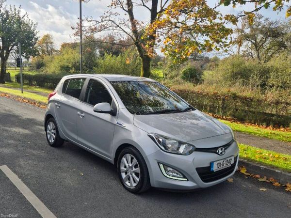 Hyundai i20 Hatchback, Diesel, 2013, Silver