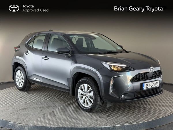 Toyota Yaris Cross Hatchback, Petrol Hybrid, 2025, Grey