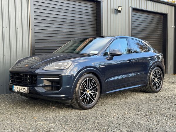 Porsche Cayenne SUV, Petrol Plug-in Hybrid, 2024, Blue
