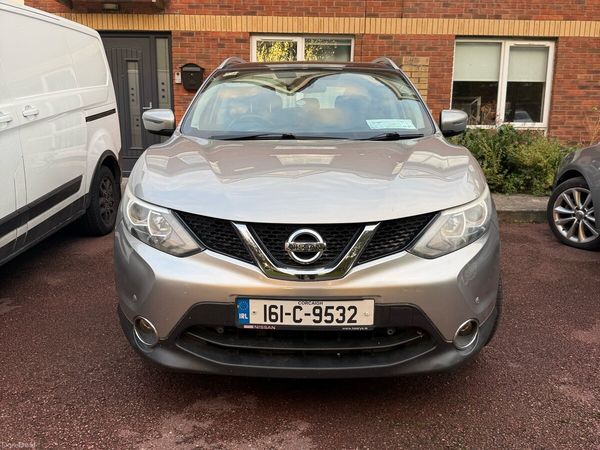 Nissan Qashqai Hatchback, Diesel, 2016, Silver