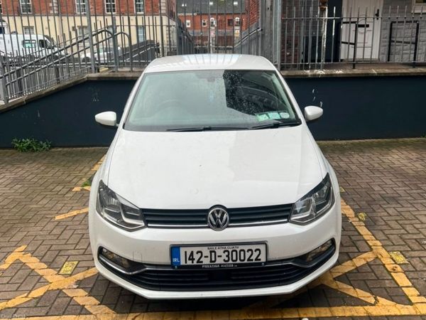 Volkswagen Polo Hatchback, Petrol, 2014, White