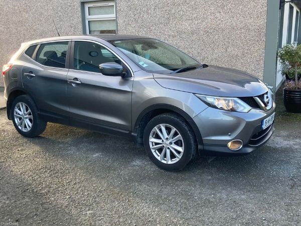 Nissan Qashqai Hatchback, Diesel, 2015, Grey