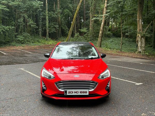 Ford Focus Hatchback, Diesel, 2020, Red